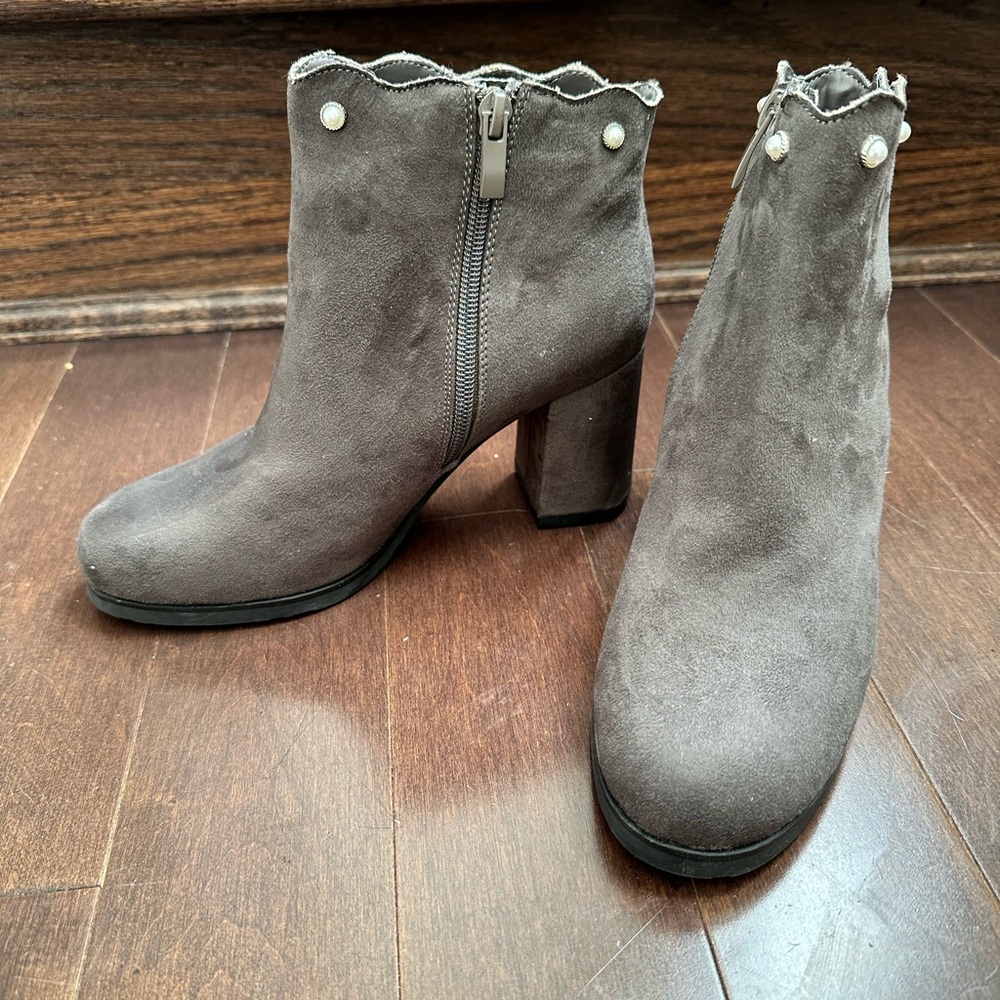 Women’s Ankle Boots with Square Chunky Heels, Size US 7 = 23.5cm